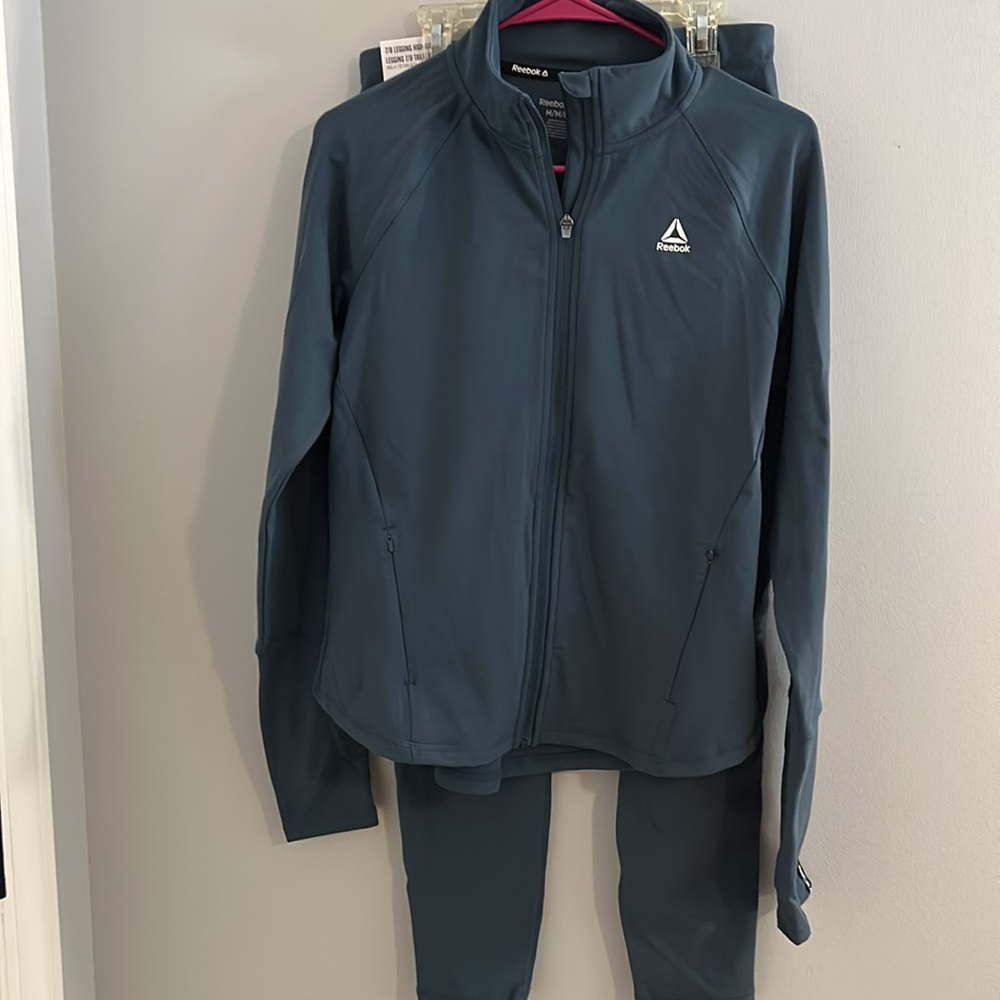 Reebok 2 piece set - jacket and 7/8 high waisted leggings